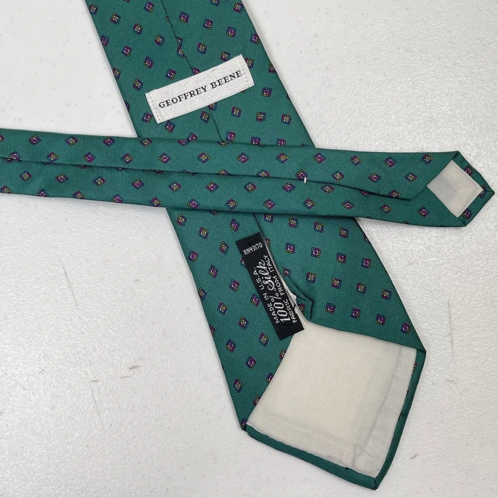 Vintage Geoffrey‎ Beene Necktie Tie Green Geometric Medallion Italian Silk USA